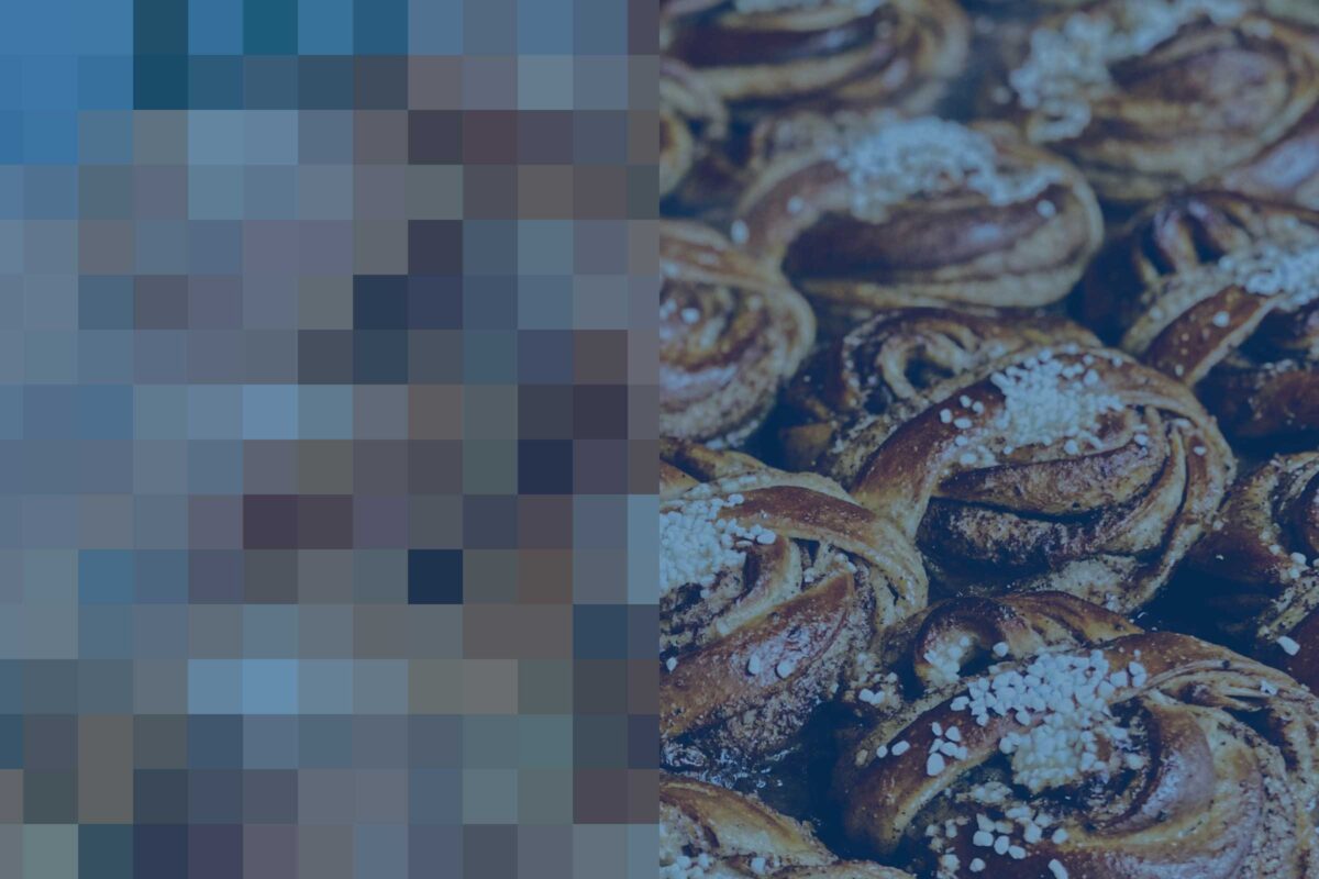 Många kanelbullar i närbild